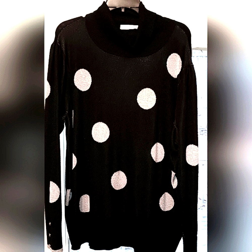 Brand new 2x crop neck sweater